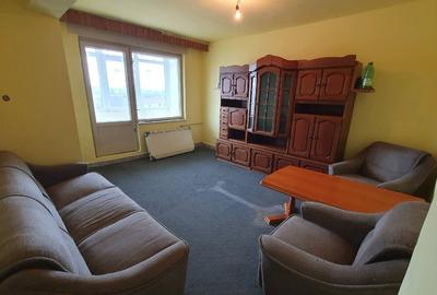 Apartament cu 3 camere decomandat în Nufărul