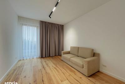 Apartament cu 3 camere semidecomandat în Grivița