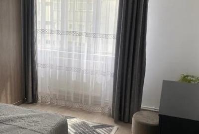 Apartament cu 2 camere decomandat în Podul de Fier