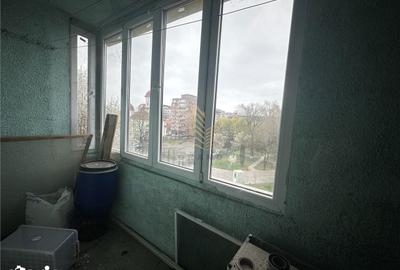 Apartament cu 3 camere decomandat în Independenței - 5