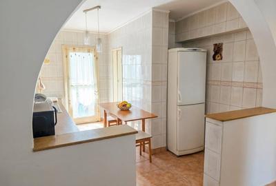 Apartament cu 3 camere decomandat, mobilat în Răcădău - 1