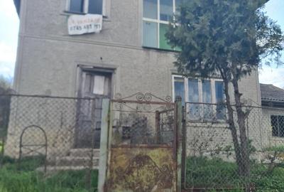 Casă cu Teren 1300 Mp în Probota - 3