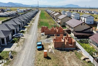 Casă cu 3 camere cu Teren 333 Mp în Tărlungeni