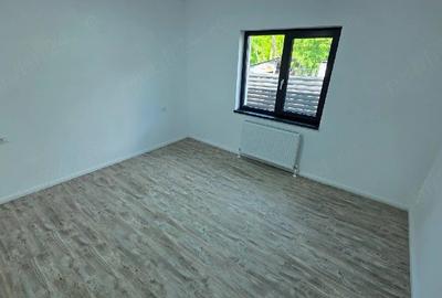 Casă cu Teren 650 Mp în Ferești - 7