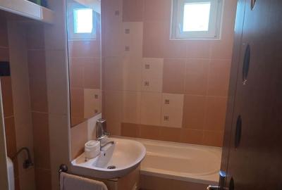 Apartament cu 3 camere decomandat în Burdea - 9