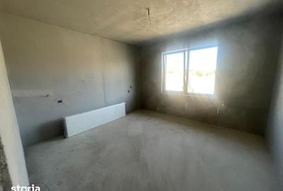 Casă cu 3 camere cu Teren 500 Mp în Malu Mare