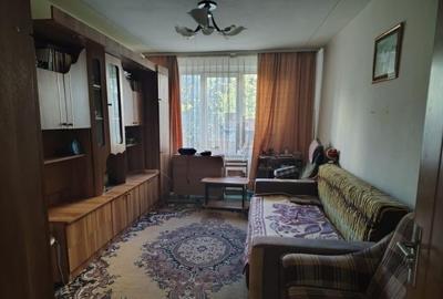 Apartament cu 3 camere semidecomandat, mobilat în Drumul Taberei