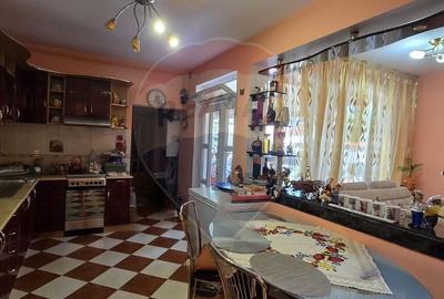Casă individuală cu 8 camere cu Garaj în Central - 37