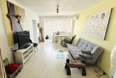 Apartament cu 3 camere decomandat, mobilat în Drumul Taberei