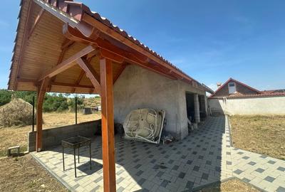 Casă individuală cu 6 camere cu Canalizare în Petrești - 9