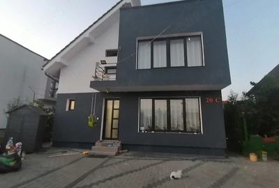Casă cu 4 camere cu Teren 470 Mp în Decebal - 1