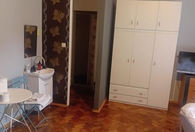 Apartament cu 2 camere decomandat în Central - 2