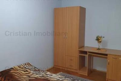Apartament cu 3 camere decomandat în Școlilor