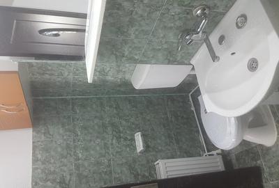 Apartament cu 2 camere decomandat în B-dul București