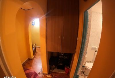 Apartament cu 4 camere decomandat în Central