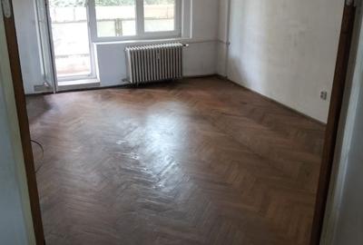 Apartament cu 3 camere decomandat în Malul Mureșului