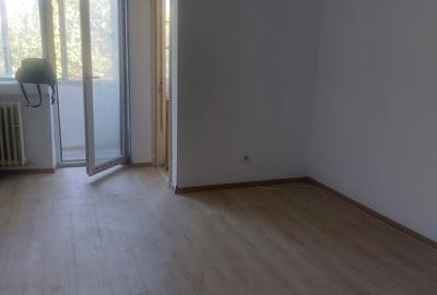 Garsonieră decomandată în Far - 3