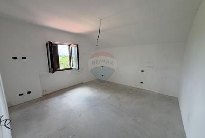 Casă individuală cu 5 camere cu Teren 3960 Mp în Lămotești - 12