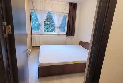 Apartament cu 3 camere decomandat în Micro 4 - 6