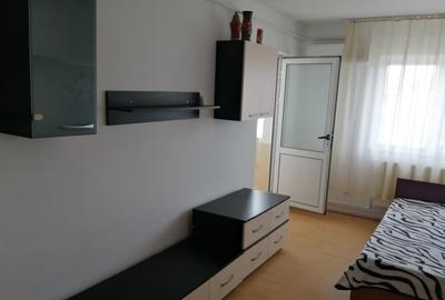 Apartament cu 3 camere decomandat, mobilat în Dacia - 1