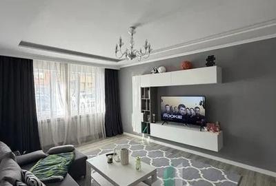 Apartament cu 3 camere decomandat în Între Lacuri