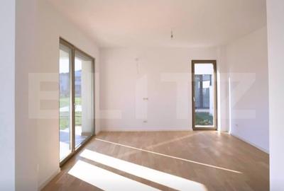 Duplex cu 5 camere cu Canalizare în Dumbrăvița