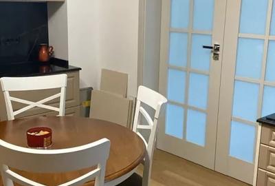 Apartament cu 3 camere semidecomandat, mobilat în Bucureștii Noi