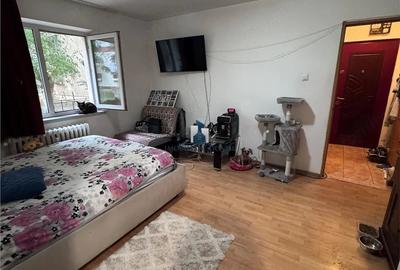 Apartament cu 2 camere semidecomandat în Berceni