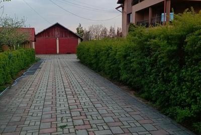 Casă cu 4 camere în Șirna
