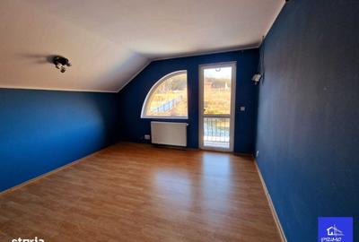 Casă cu 4 camere în Unirii