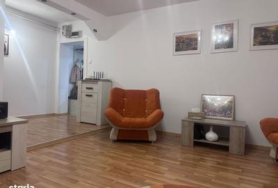 Apartament cu 3 camere decomandat în Micro 5 - 10