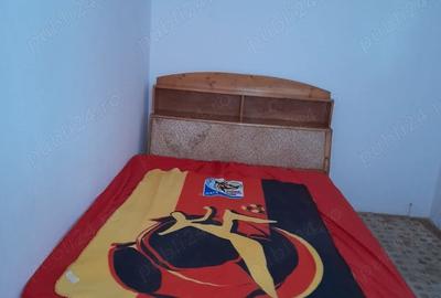 Apartament cu 3 camere semidecomandat în Sud