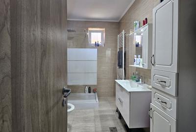 Casă cu 4 camere decomandat cu Teren 570 Mp în Sântandrei