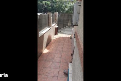Casă cu 8 camere decomandat cu Teren 200 Mp în Centrul Civic
