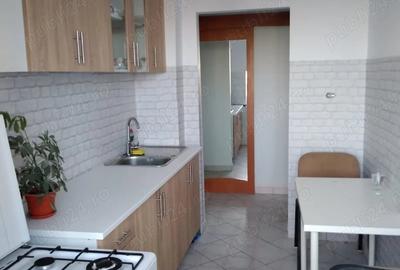 Apartament cu 2 camere semidecomandat în Cantemir