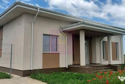 Casă cu 4 camere cu Teren 514 Mp în Gulia