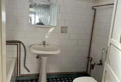 Casă cu 4 camere cu Teren 2500 Mp în Glimboca - 9