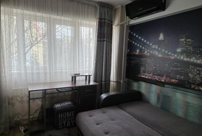 Apartament cu 3 camere decomandat în Gorjului - 1
