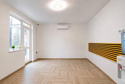 Spațiu comercial, de 24.629999160767 mp, în Central - 13