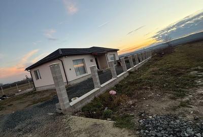 Casă cu 3 camere în Coltău - 1