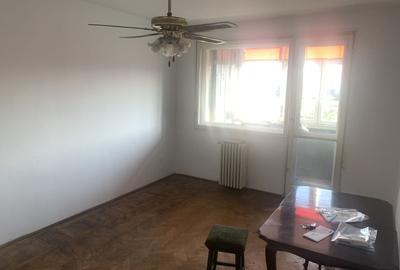 Garsonieră semidecomandată în Gara de Nord