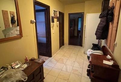 Apartament cu 3 camere semidecomandat în Ultracentral