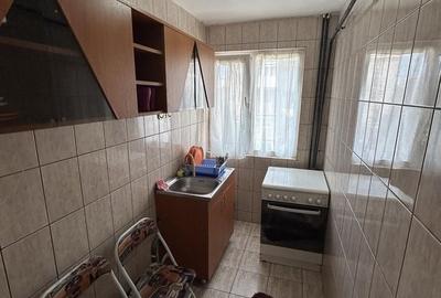 Apartament cu 3 camere decomandat în Exterior Vest