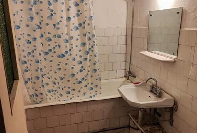 Apartament cu 3 camere decomandat în Micro 12 - 2