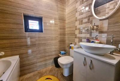 Casă cu 4 camere decomandat cu Canalizare în Valu lui Traian - 7