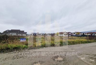 Teren Construcții intravilan de 437 mp, în Nord - 4