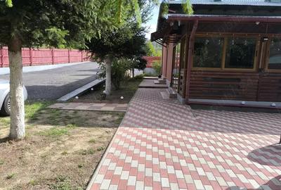 Casă cu 3 camere cu Teren 2100 Mp în Central