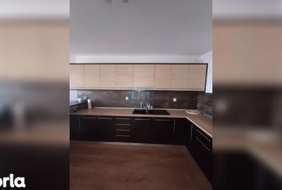 Casă cu 4 camere cu Canalizare în Florești
