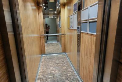 Apartament cu 3 camere în Vitan
