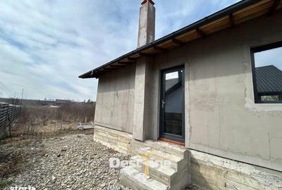 Casă cu 4 camere semidecomandat cu Teren 560 Mp în Săvinești - 7
